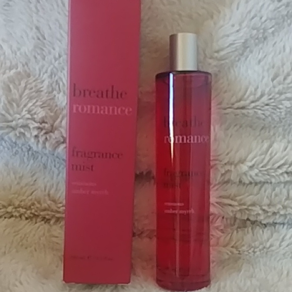 Bath & Body Works Breathe Romance Fragrance Mist